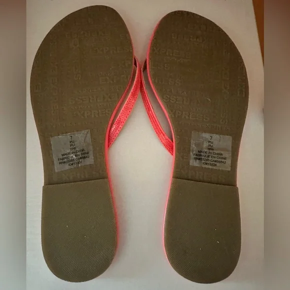 EXPRESS Flip-Flops in Hot PINK (NWOT) - Picture 5 of 7